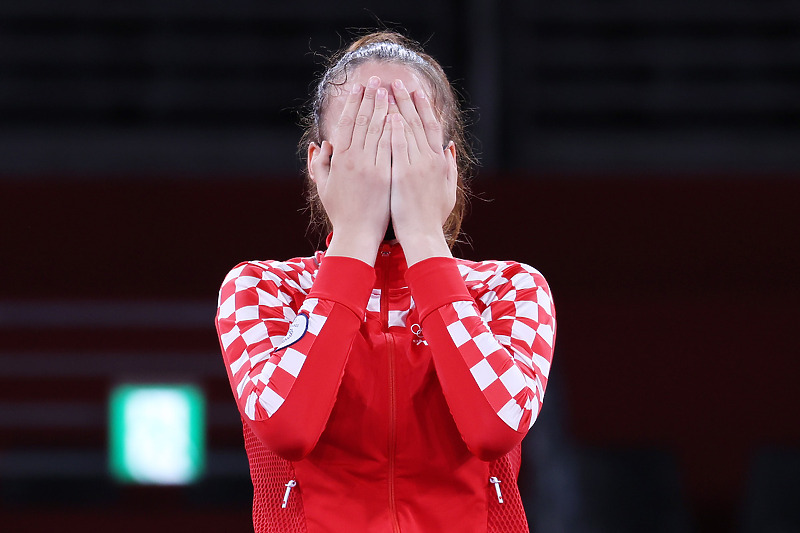 Jelić je u suzama dočekala dodjelu zlatne medalje (Foto: EPA-EFE)