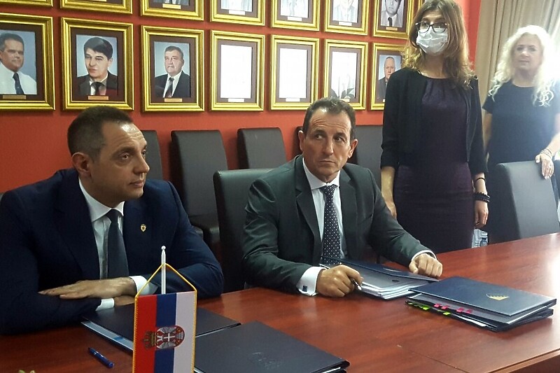 Selmo Cikotić i Vulin potpisali nekoliko sporazuma o uvezivanju BiH i Srbije B_210727083