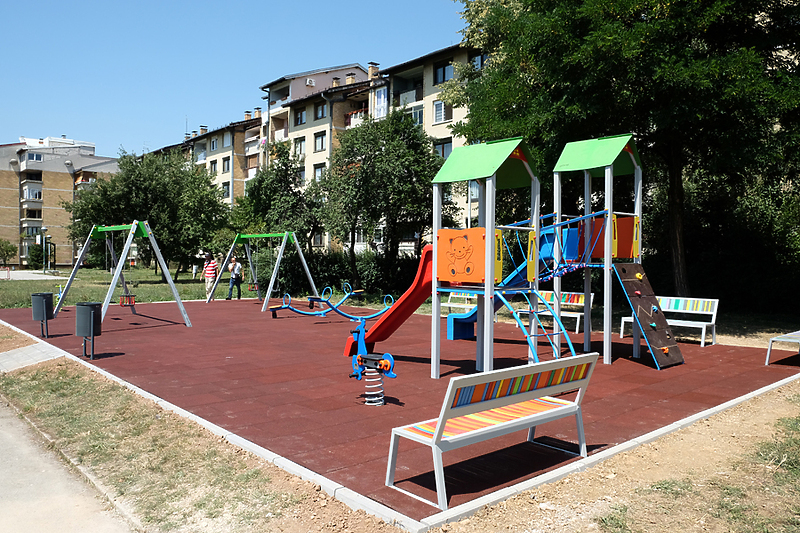 Novoizgrađeno dječije igralište u sarajevskom naselju Dobrinje (Foto: Općina Novi Grad)