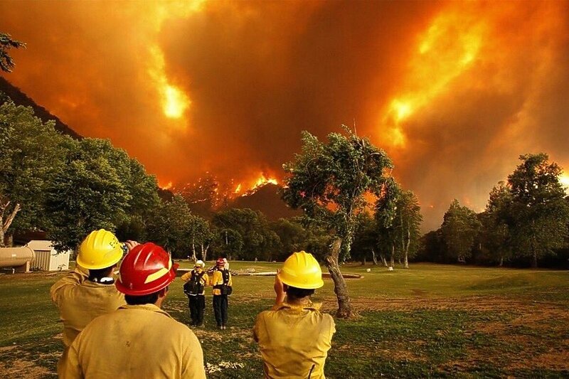 Požar na grčkom ostvru Evia (Foto: Twitter)