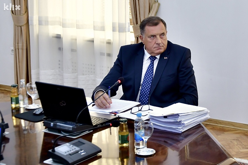 U ime Milorad Dodika na mail u toku telefonske sjednice odgovorio je njegov šef kabineta (Foto: D. S./Klix.ba)