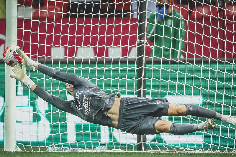 Kovačević je odbranom u 120. minuti odveo klub u play-off Konferencijske lige (Foto: Rakow.com)