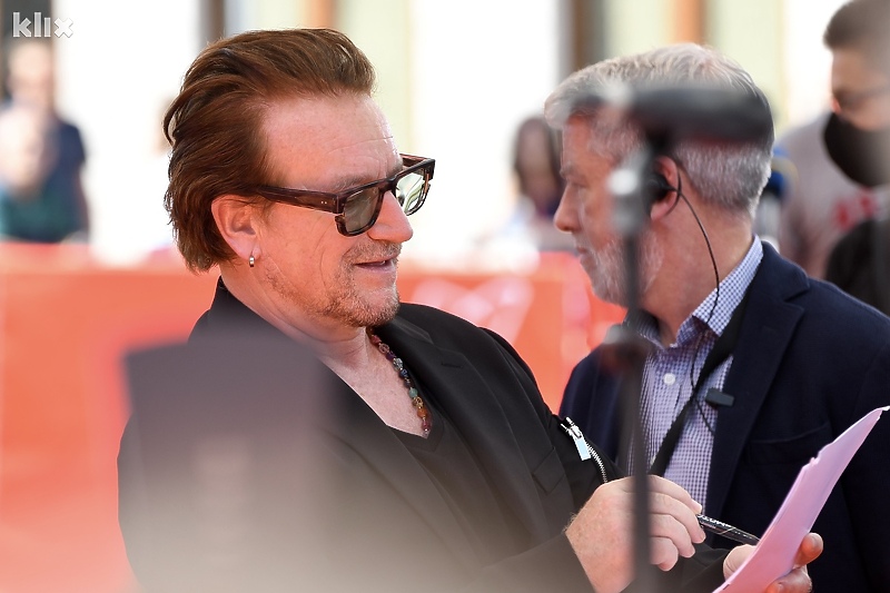 Bono je dijelio autograme fanovima (Foto: D. S./Klix.ba)