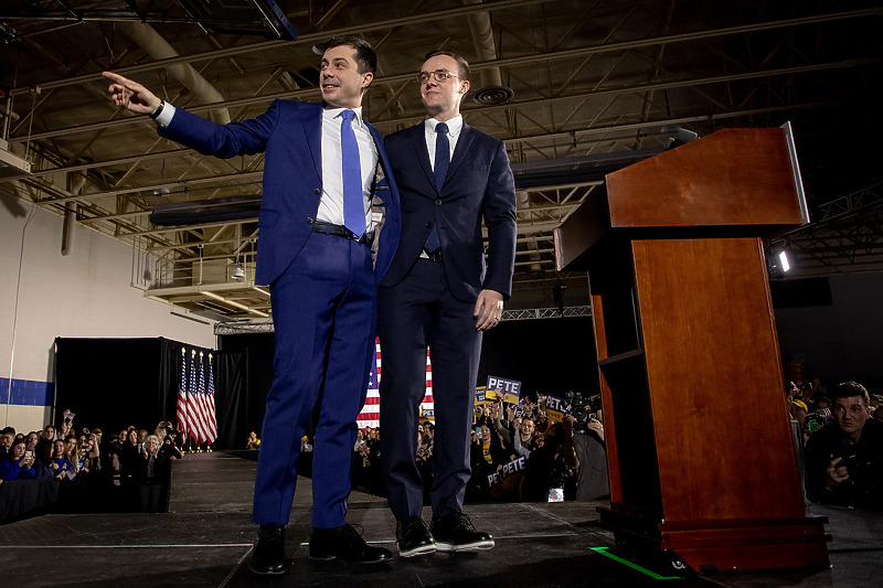 Pete Buttigieg i njegov suprug Chasten (Foto: EPA-EFE)