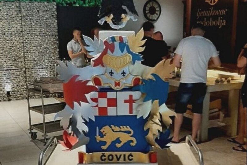 Torta sa grbom porodice Čović (Foto: Dnevni.ba)