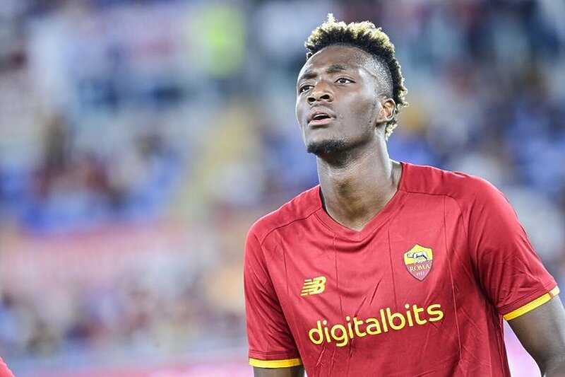 Abraham upisao dvije asistencije i izborio crveni karton u debiju (Foto: AS Roma)