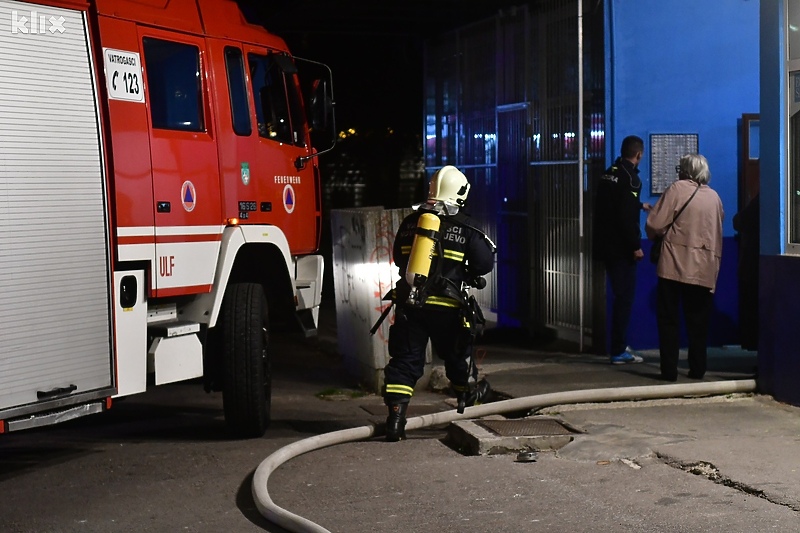 Vatrogasci jutros gasili požar (Foto: D. S./Klix.ba)