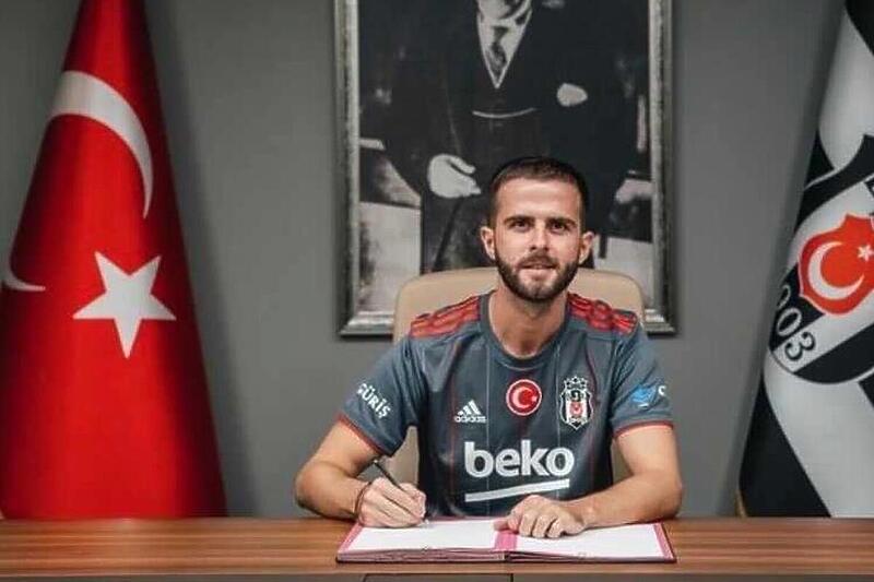 Pjanić nakon godinu dana napustio Barcelonu (Foto: Twitter)