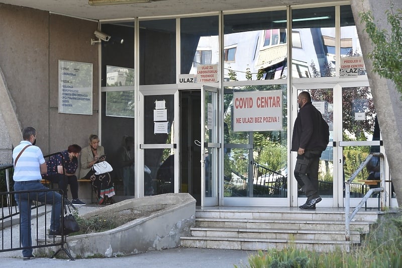 Dom zdravlja Saraj Polje u popodnevnim satima (Foto: I. Š./Klix.ba)