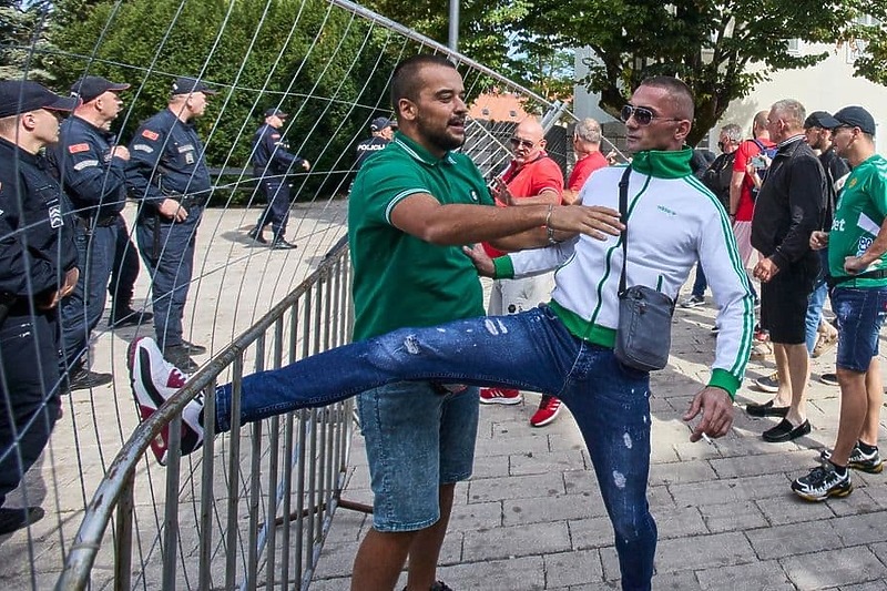 Građani negoduju zbog ustoličenja mitropolita Joanikija (Foto:Screenshot)