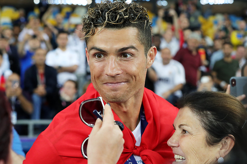 Ronaldova majka ponekad ne može podnijeti napetost dok ga gleda kako igra (Foto: EPA-EFE)