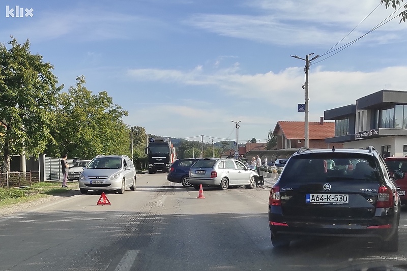 Na mjestu događaja je i policija (Foto: Čitatelj)