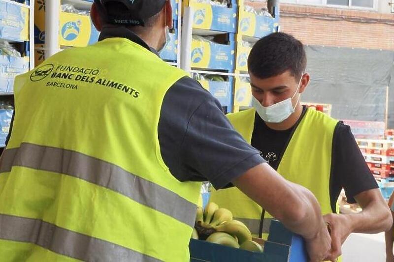 Pedri je učestvovao kao volonter u raspodjeli banana (Foto: COMMA)