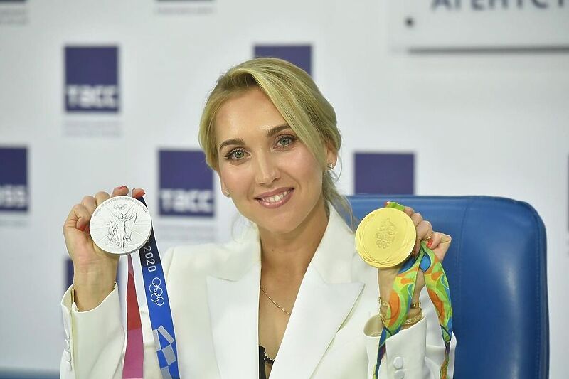 Elena Vesnina s olimpijskim medaljama koje su ukradene (Foto: Instagram) (Foto: EPA-EFE)