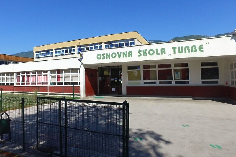 Osnovna škola Turbe (Foto: FENA)