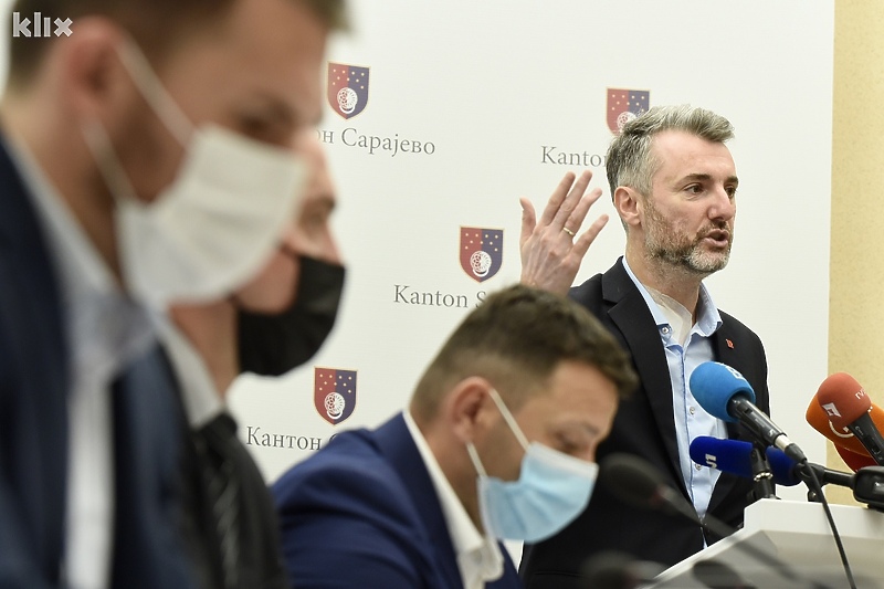 Pres konferencija Vlade KS (Foto: T. S./Klix.ba)