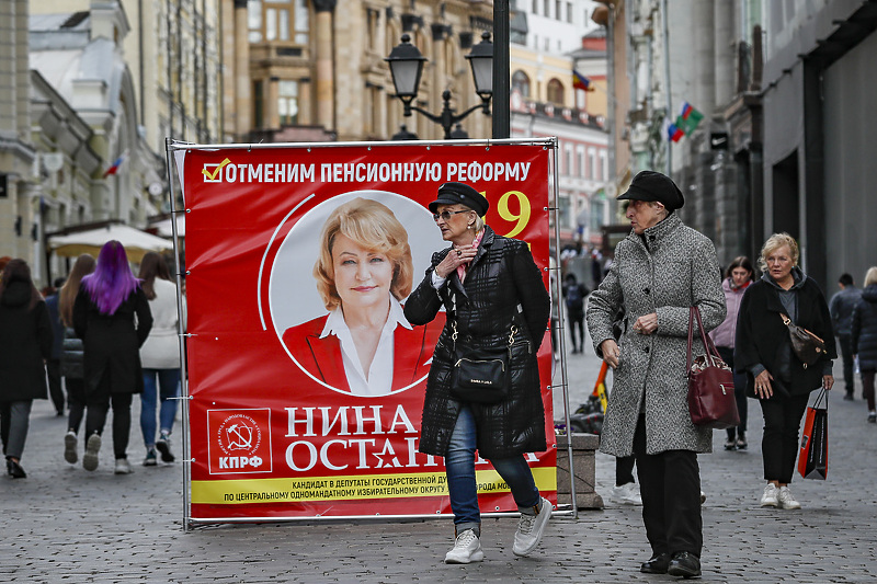 Rusi biraju 450 zastupnika u Dumi (Foto: EPA-EFE)