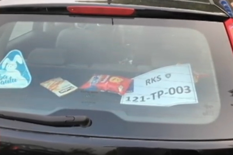 Svim vozačima iz Srbije dijele se probne tablice (Screenshot: RTS)