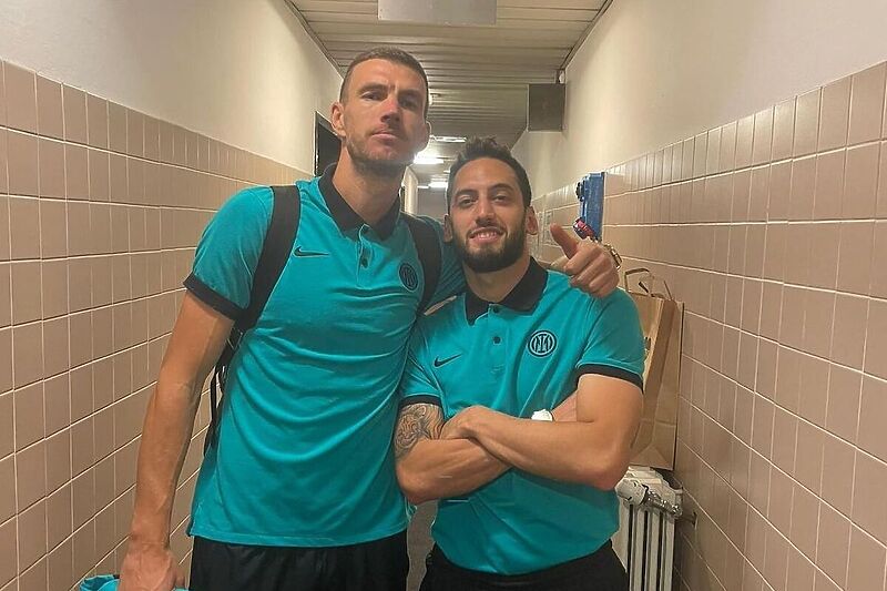 Džeko i Calhanoglu poslije utakmice u Firenci (Foto: Instagram)