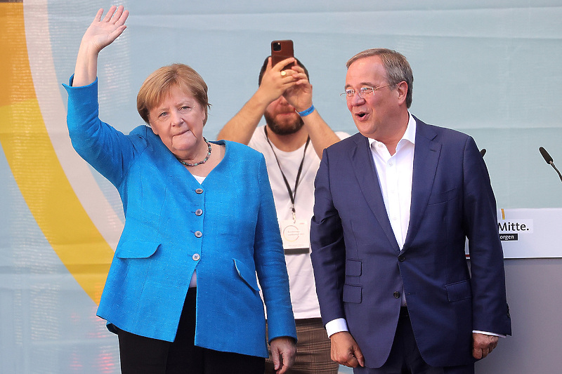 Merkel podržala Lascheta (Foto: EPA-EFE)