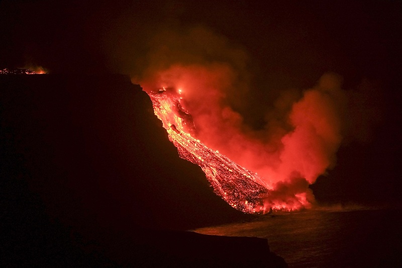 Vulkan eruptirao 19. septembra (Foto: EPA-EFE)