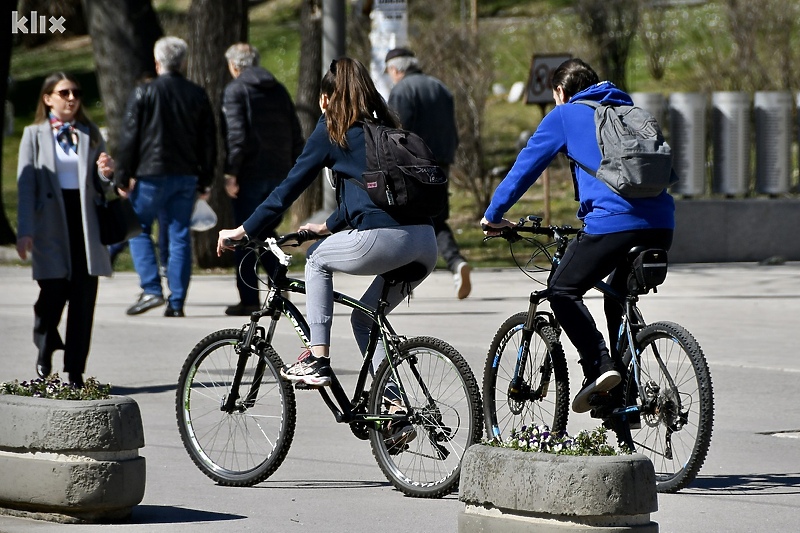 Građani se sve češće odlučuju na vožnju biciklima (Foto: I. Š./Klix.ba)