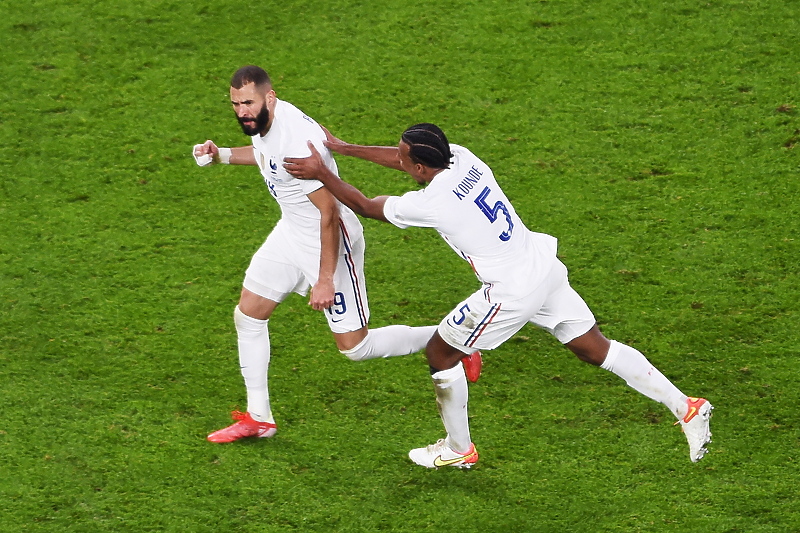 Benzama je postigao prvi gol za Francusku (Foto: EPA-EFE)