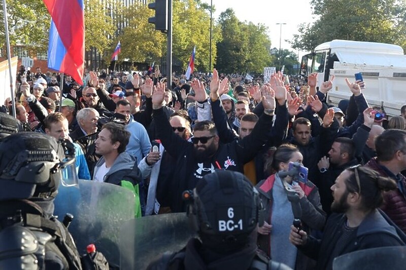 Protivnici mjera opet protestiraju (Foto: Dnevnik.si)