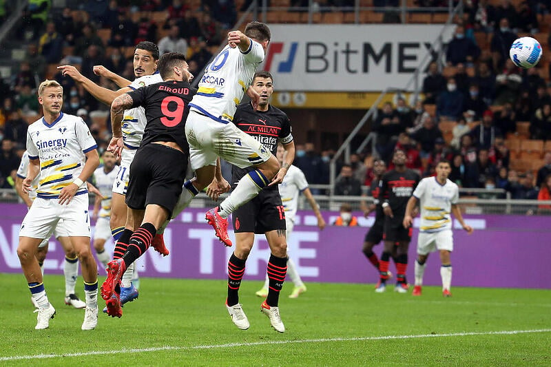 Rossoneri su preuzeli čelo tabele (Foto: EPA-EFE)