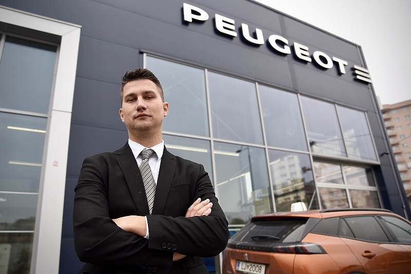 Despotović: Peugeot e-208 i e-2008 izgledaju u potpunosti kao i konvencionalni modeli (Foto: T. S./Klix.ba)