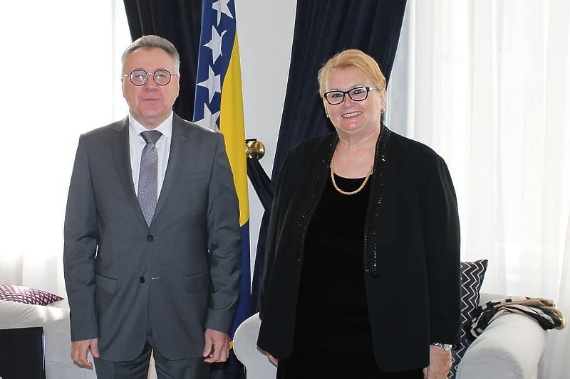 Igor Kalabuhov i Bisera Turković (Foto: Ambasada Rusije u BiH)