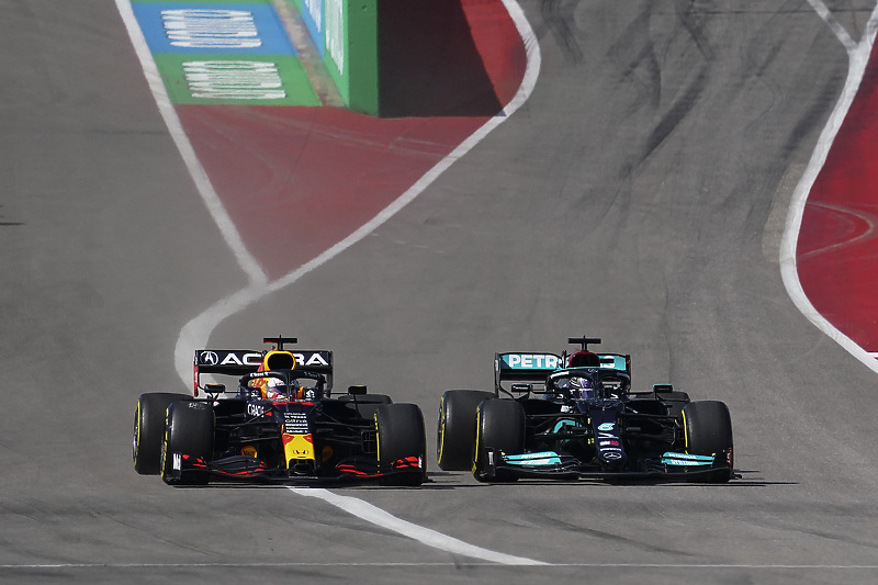 Max Verstappen i Lewis Hamilton (Foto: EPA-EFE)