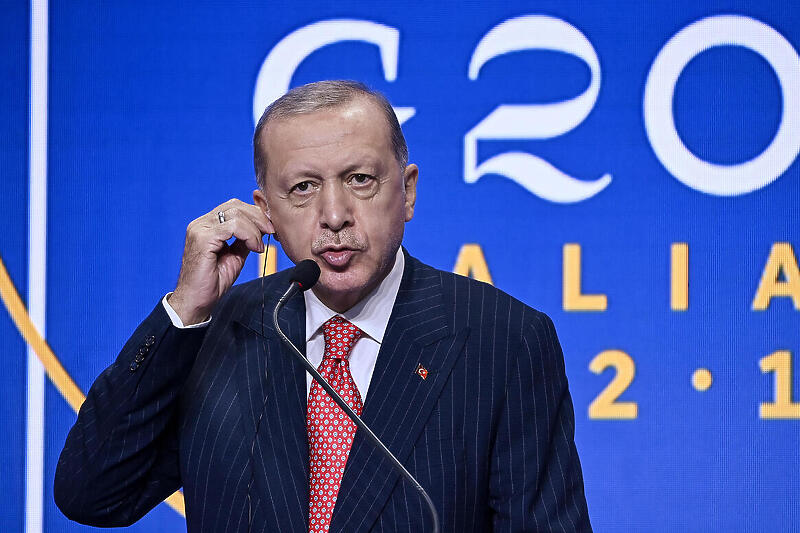 Erdogan na sastanku G20 u Rimu (Foto: EPA-EFE)