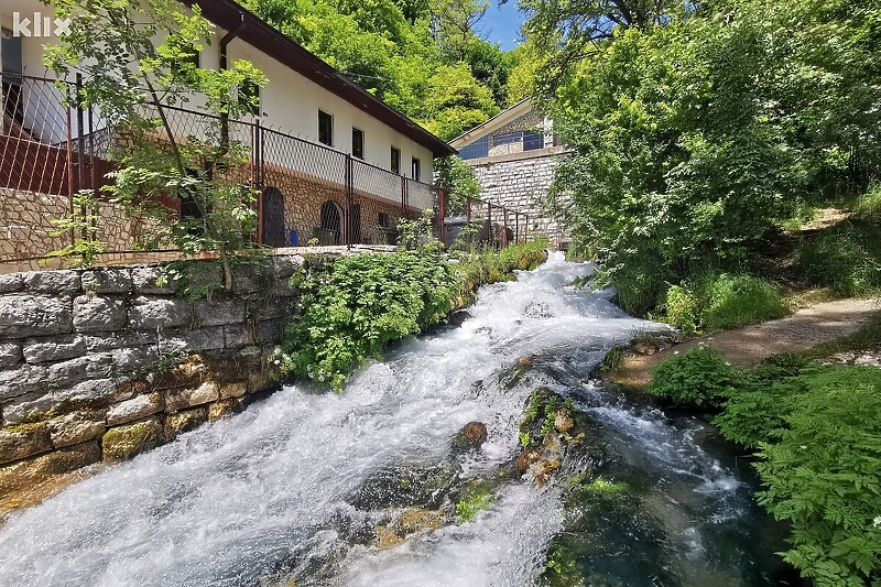 Plava voda u Travniku (Foto: E. M./Klix.ba)