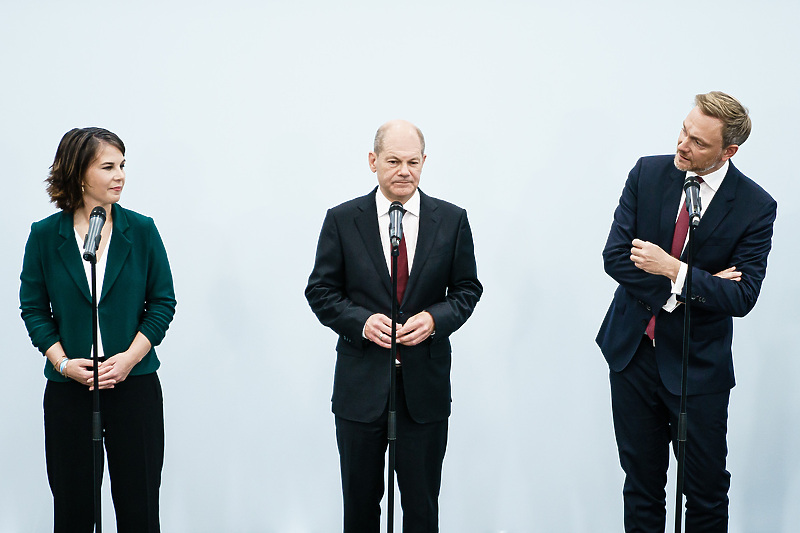 Annalena Baerbock, Olaf Scholz i Christian Lindner (Foto: EPA-EFE)