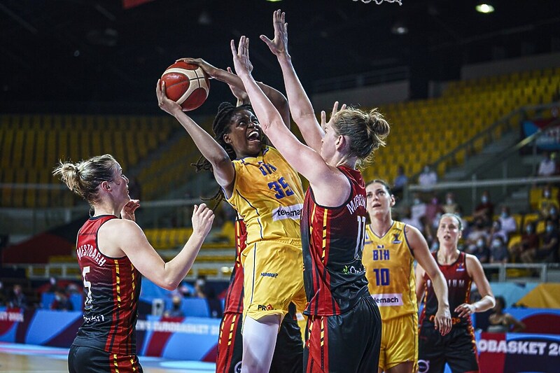 Jonquel Jones i Emma Meesseman: Duel dvije ponajbolje košarkašice Evrope i svijeta (Foto: FIBA)