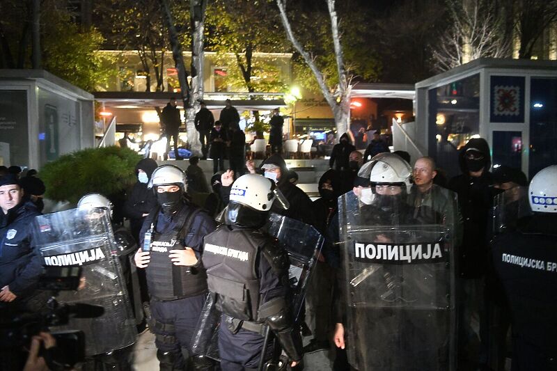 Policija osigurava protest (Foto: Nova.rs)