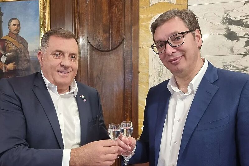 Milorad Dodik i Aleksandar Vučić nisu krili oduševljenje uspjehom Srbije (Foto: Instagram)