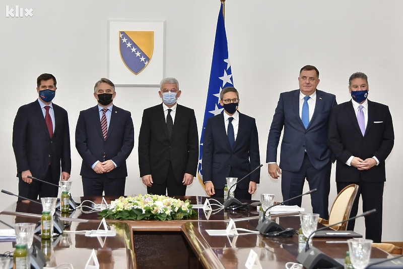 Derek Chollet, Matthew Palmer i Gabriel Escobar sa članovima Predsjedništva BiH (Foto: I. Š./Klix.ba)