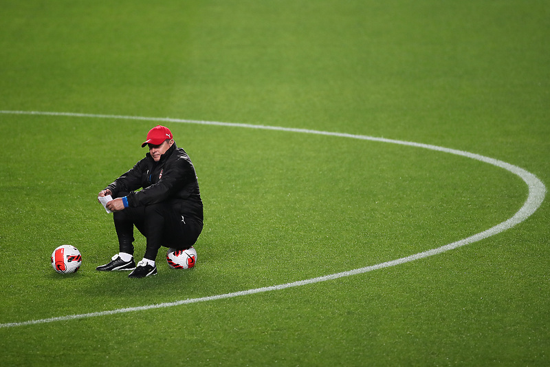Stojković na terenu stadiona La Luž tokom treninga (Foto: EPA-EFE)