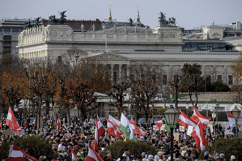 U Beču održani protesti protiv novog lockdowna ili zatvaranja (Foto: EPA-EFE)