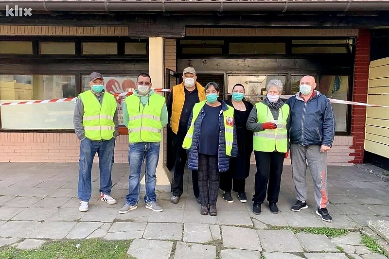 Tim koji gladnima osigurava jedan obrok dnevno (Foto: Klix.ba)