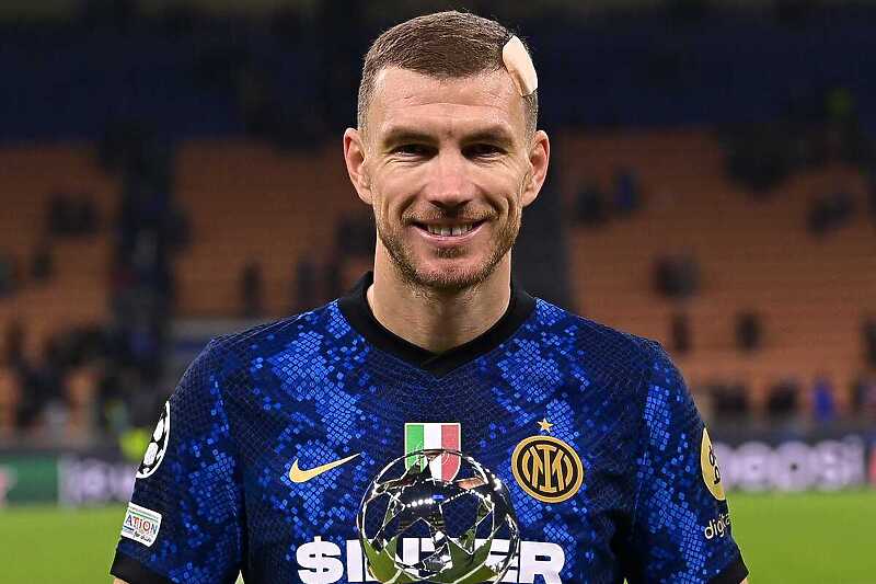 Džeko je dobio zasluženo priznanje (Foto: UEFA)