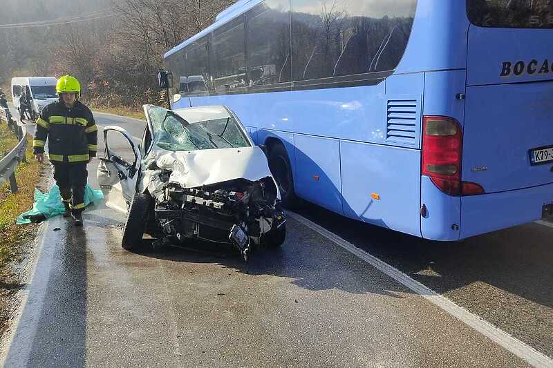 Nesreća se dogodila u mjestu Rekavice (Foto: Vatrogasna jedinica Banja Luka)