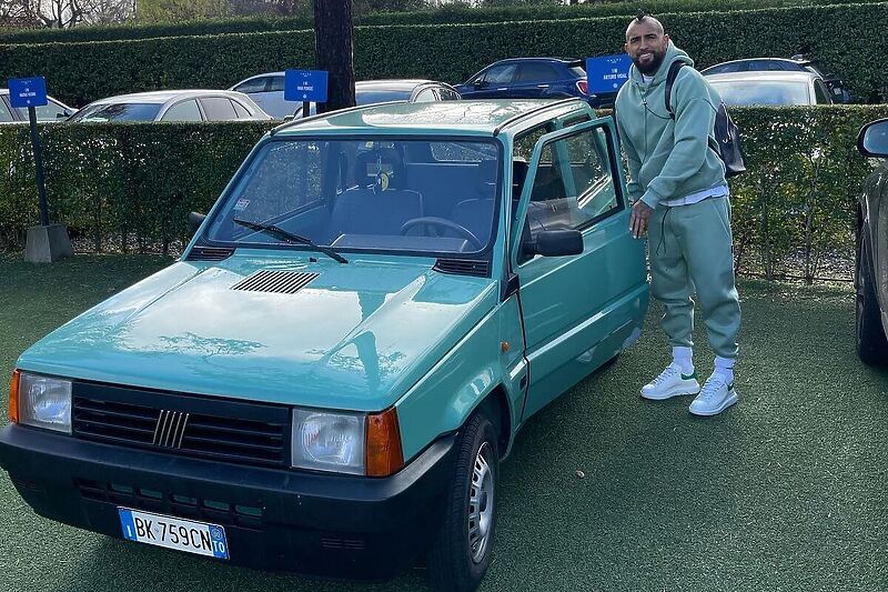 Vidal je nedavno kupio Fiat Pandu i redovno se vozi njim na treninge Intera (Foto: EPA-EFE)