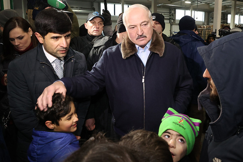 Lukašenko s migrantima (Foto: EPA-EFE)