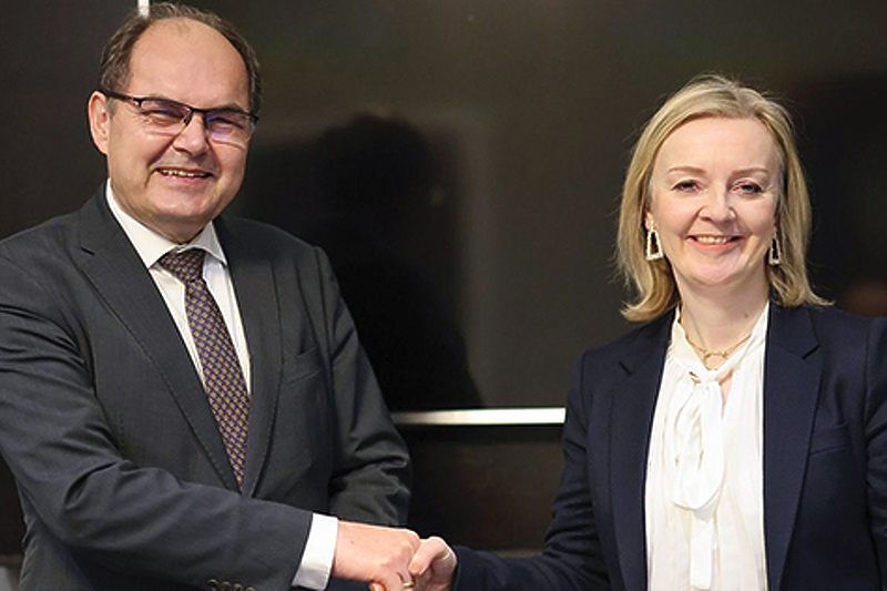 Christian Schmidt i Elizabeth Truss (Foto: OHR)