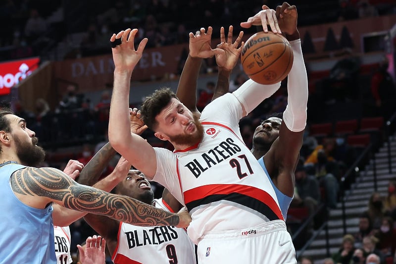 Nurkić u akciji protiv Grizzliesa (Foto: Twitter)