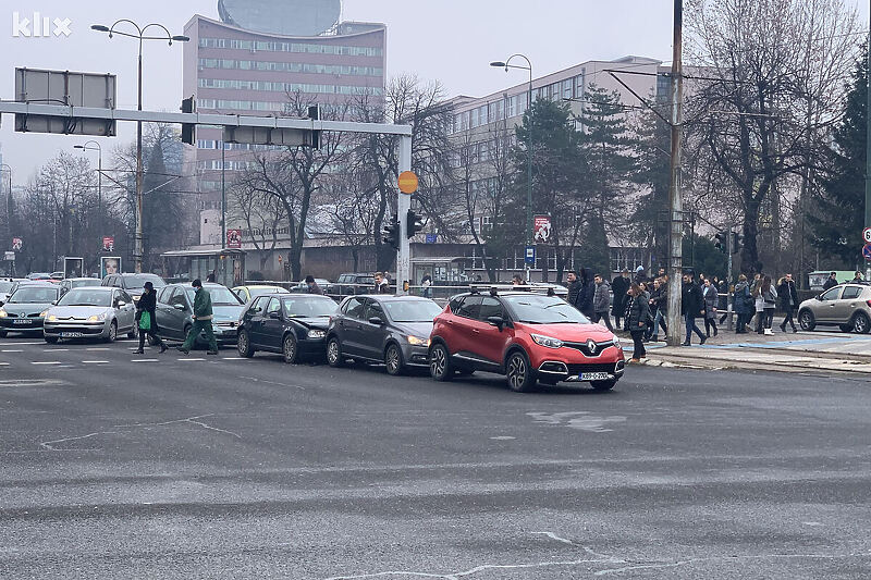 Nesreća se dogodila u ulici Zmaja od Bosne (Foto: Čitatelj)