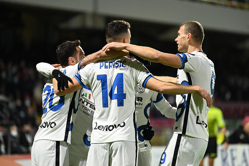 Slavlje igrača Intera nakon vodećeg gola Perišića (Foto: EPA-EFE)